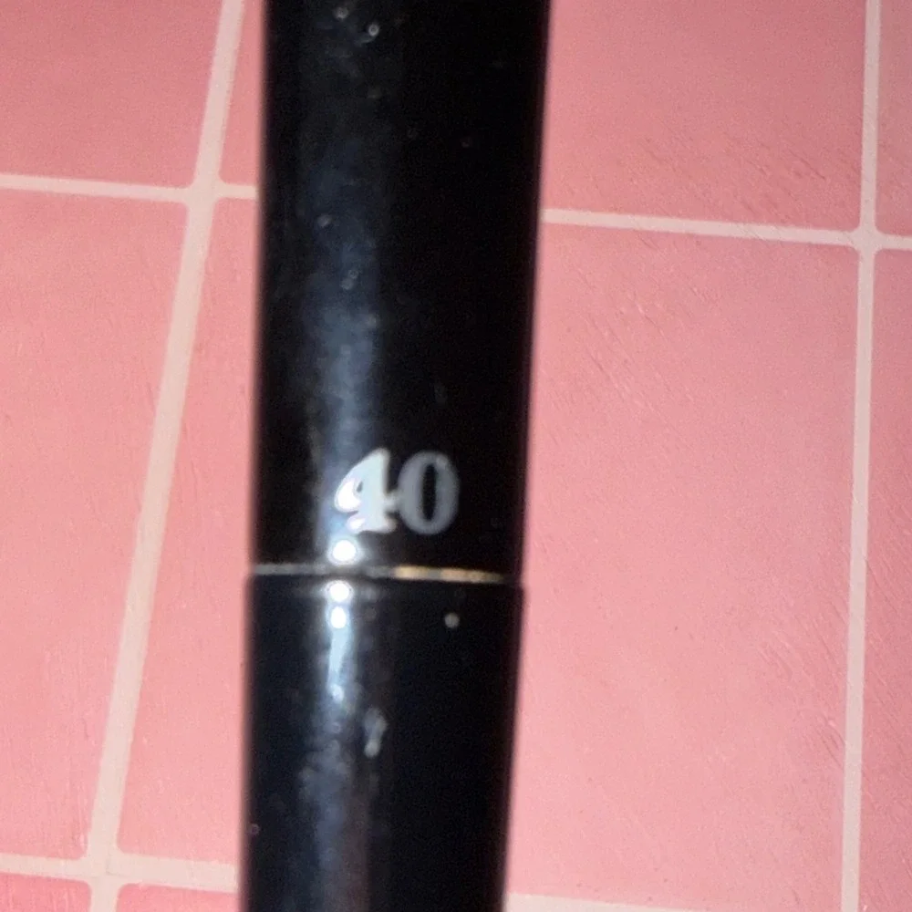 KVD Beauty Edge Concealer Brush 40 High Performance Synthetic Makeup Brush Black